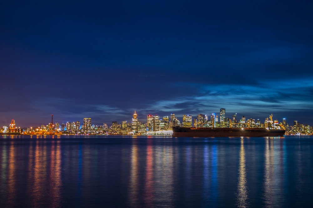 ©_Nimesh_Devkota_(meshart.ca)_@nimeshartwork _all_rights_reserved_Vancouver_night_time_panorama